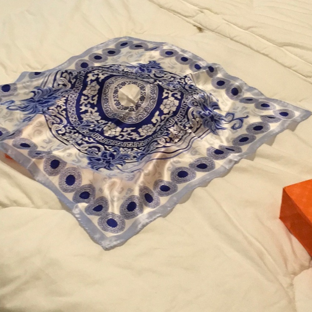 Brand new ladies scarf